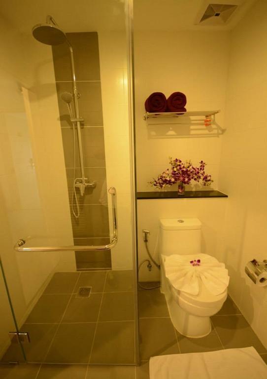 The Patong Center Hotel Habitación foto