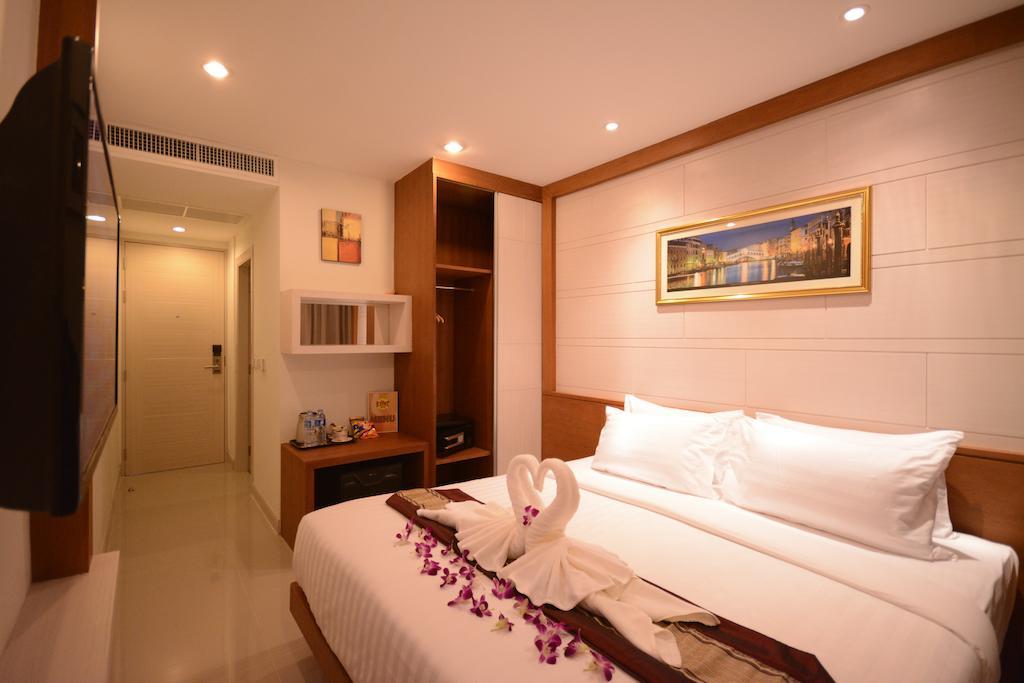 The Patong Center Hotel Habitación foto