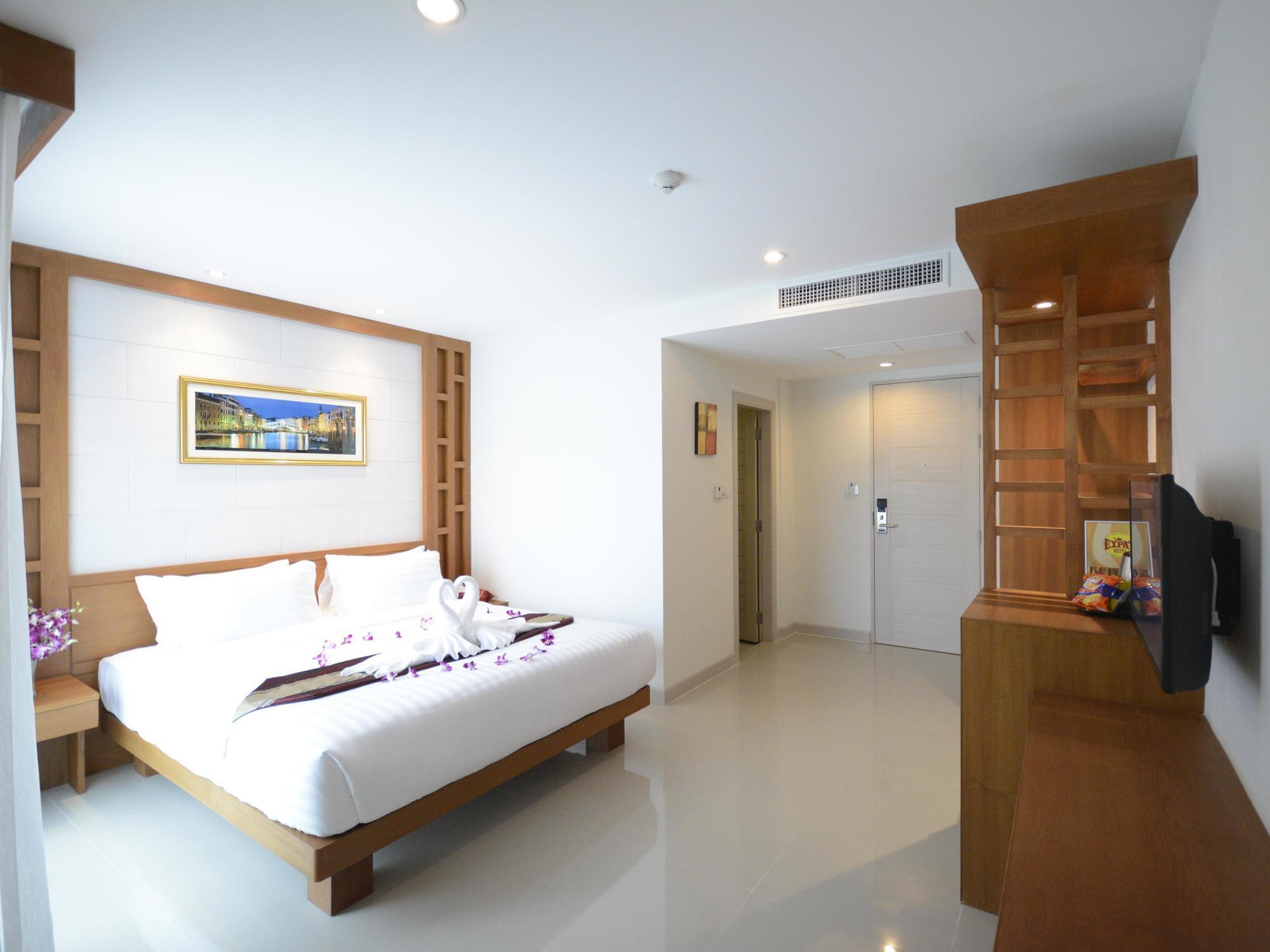 The Patong Center Hotel Exterior foto