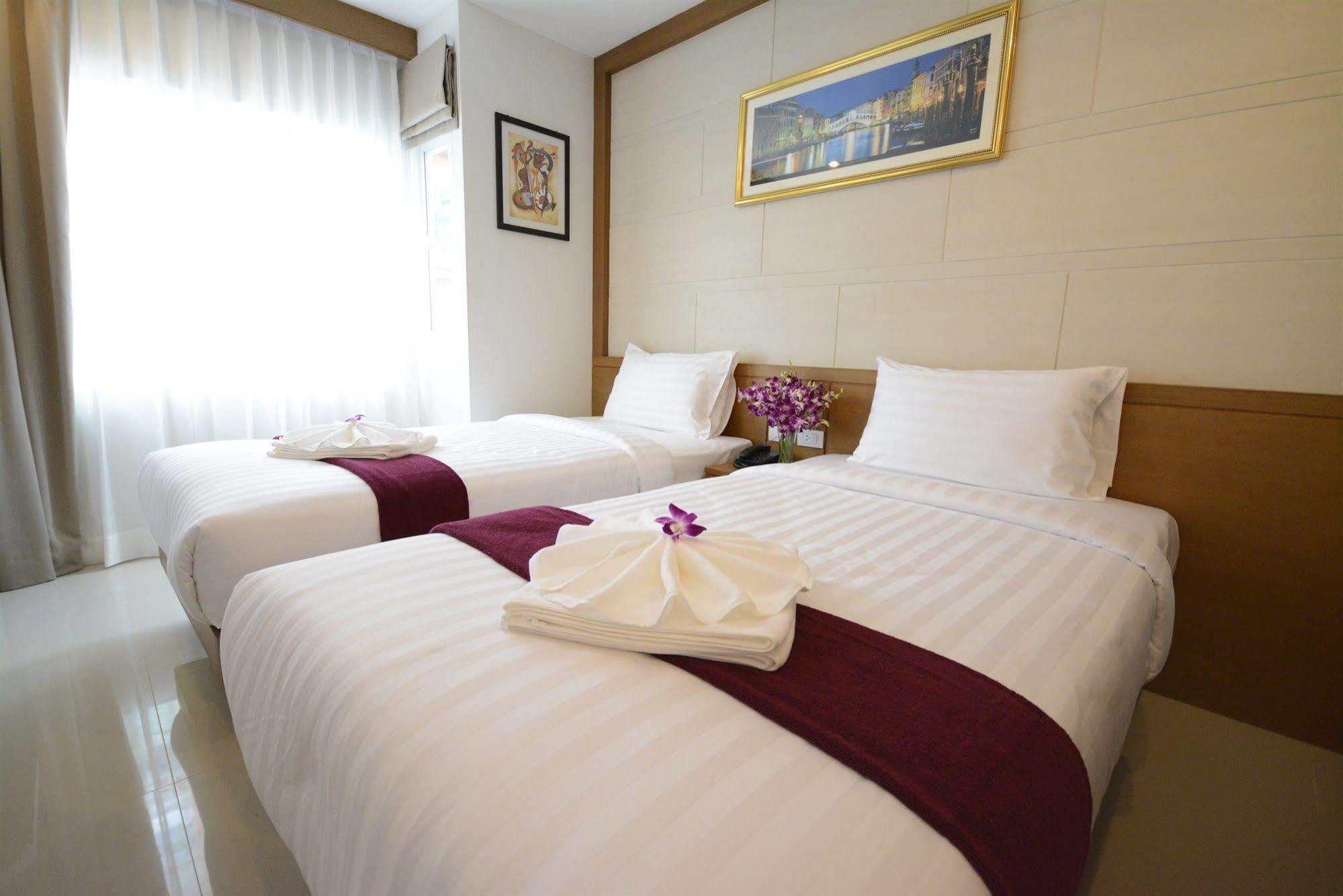 The Patong Center Hotel Exterior foto
