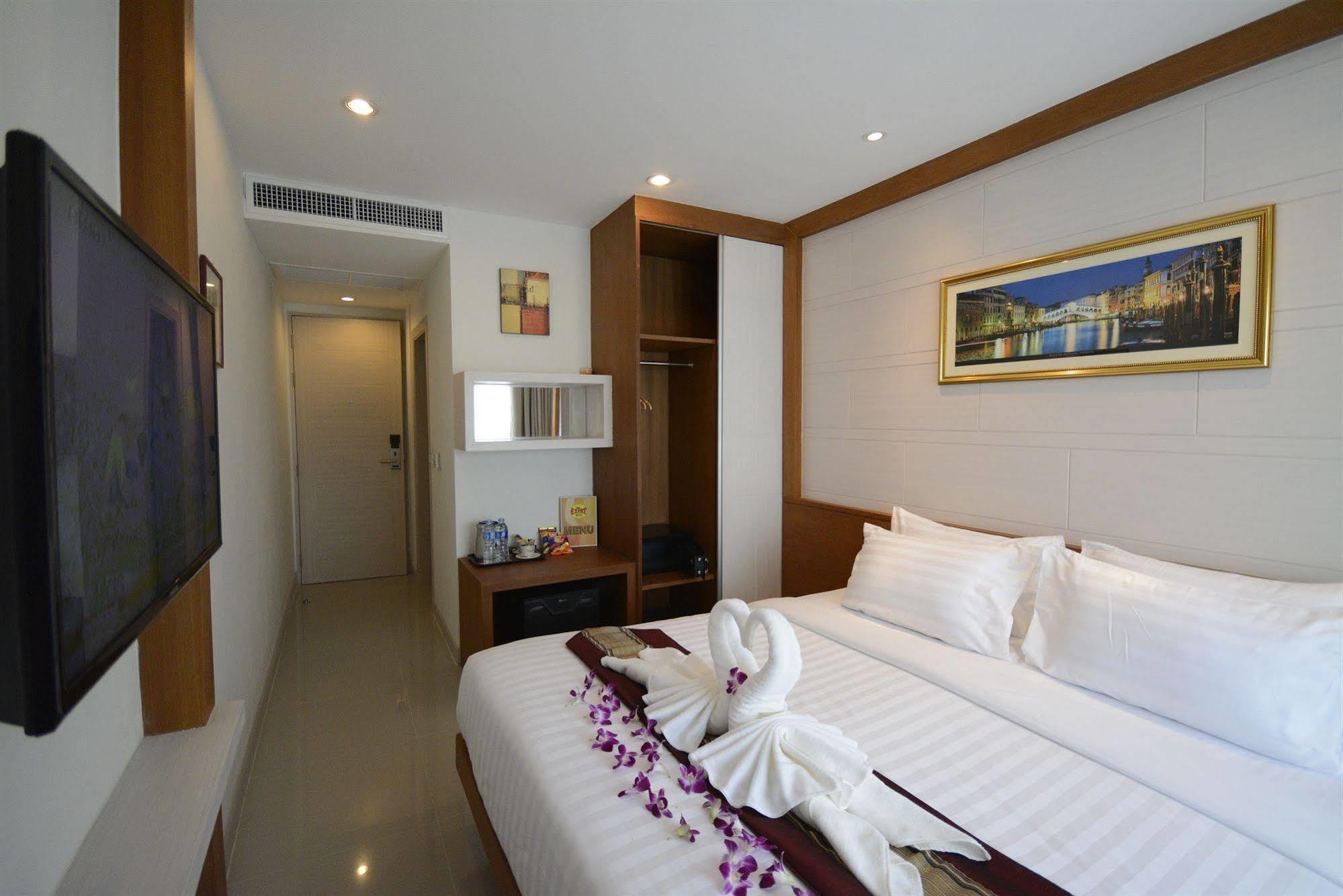 The Patong Center Hotel Exterior foto