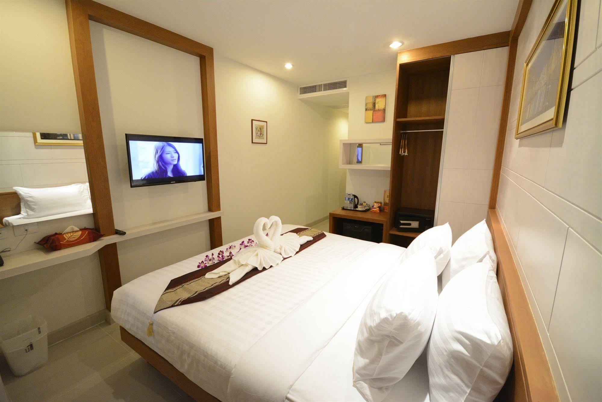 The Patong Center Hotel Exterior foto