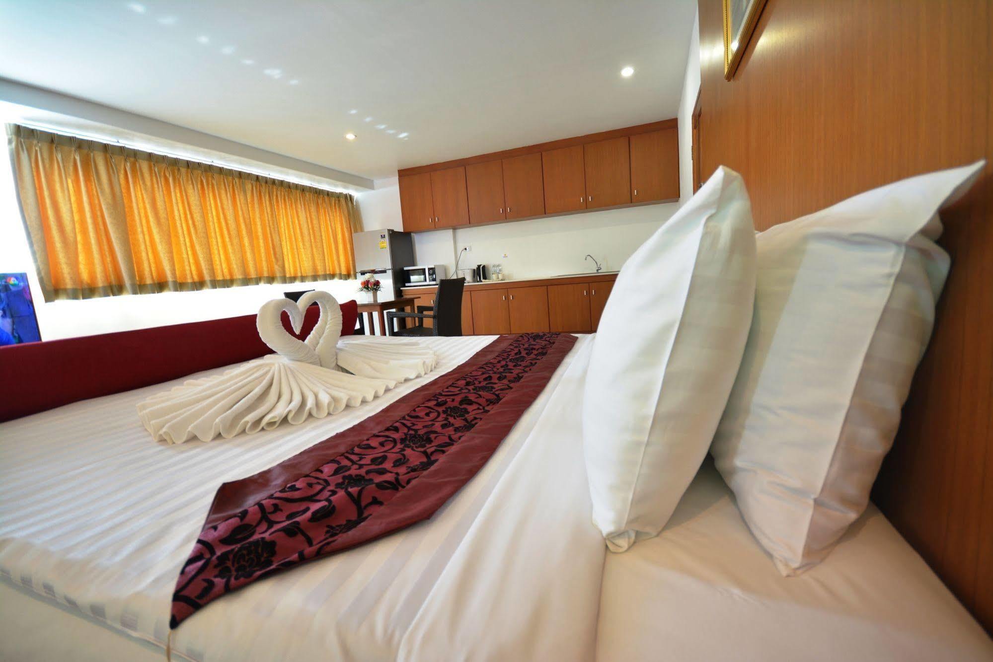 The Patong Center Hotel Exterior foto